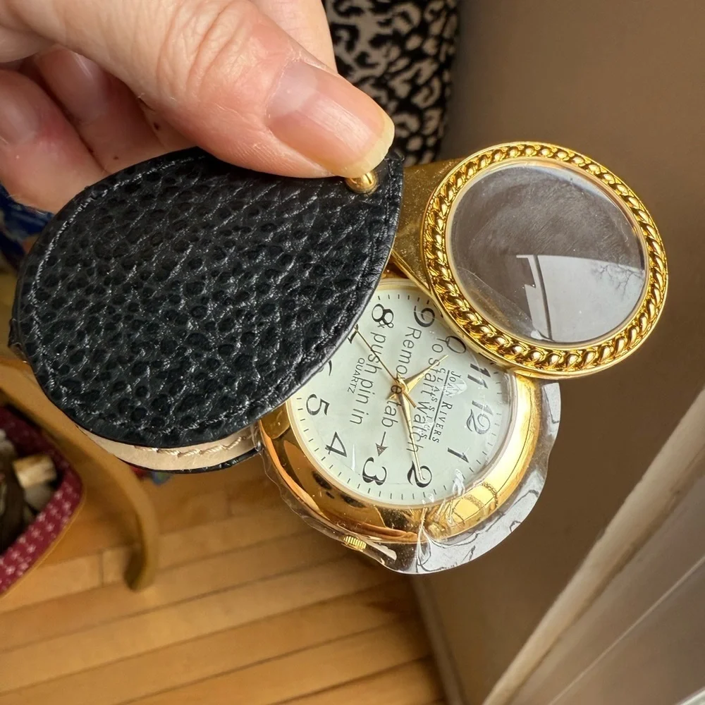 Joan Rivers Goldtone Vintage Pocket Watch with Magnifying Loupe - Picture 7 of 10